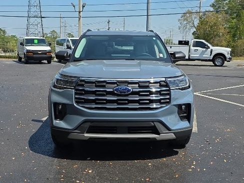 Used 2025 Ford Explorer Active w/ Active Comfort Package image 12