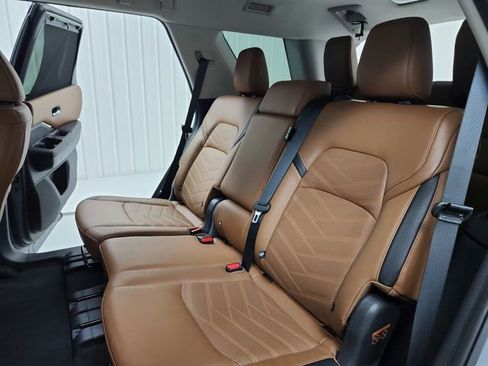 Used 2023 Nissan Pathfinder Platinum w/ Black Appearance Package image 43