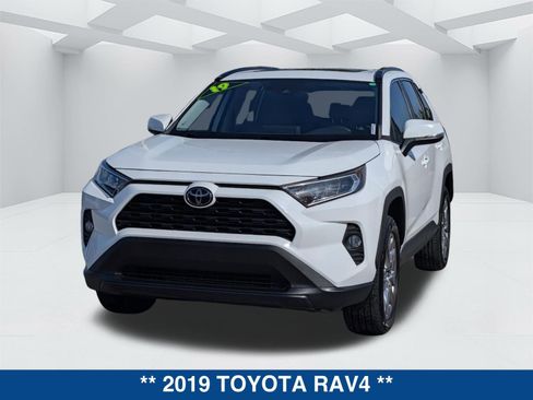 Used 2019 Toyota RAV4 XLE Premium w/ Cold Weather Package image 7