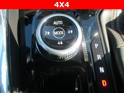 Certified 2025 GMC Canyon AT4 w/ Technology Plus Package image 28