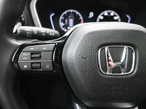 Used 2025 Honda Pilot Touring image 29