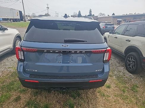 Used 2025 Ford Explorer Active image 10