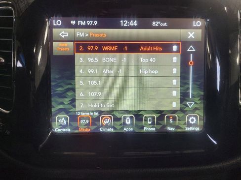 Used 2018 Jeep Compass Limited w/ Navigation Group AWD/4WD image 25