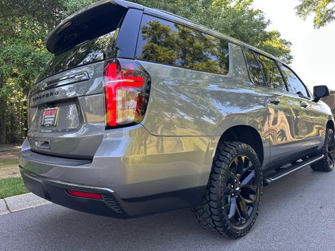 Used 2022 Chevrolet Suburban Z71 w/ Luxury Package AWD/4WD image 63