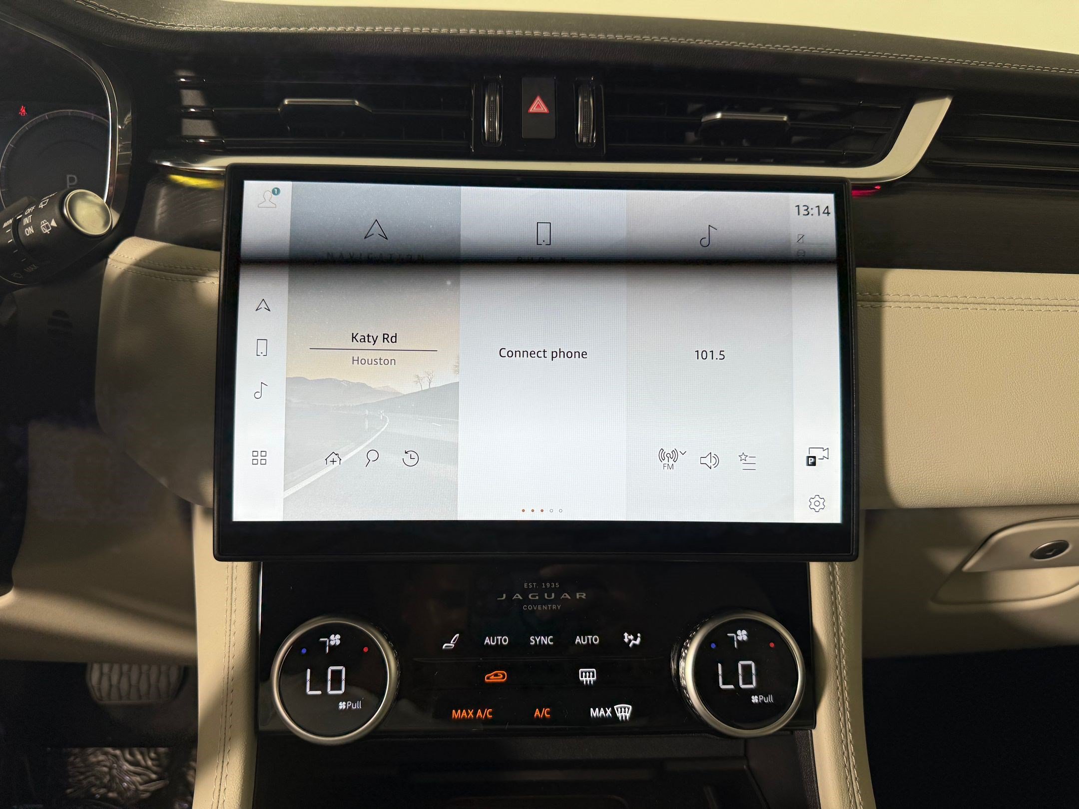New 2026 Jaguar F-PACE R-Dynamic S AWD/4WD image 18