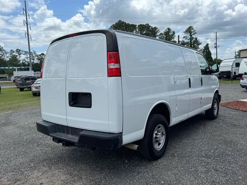 Used 2021 Chevrolet Express 2500 RWD image 5