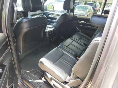 Used 2022 Jeep Wagoneer Series II w/ Premium Group I AWD/4WD image 7