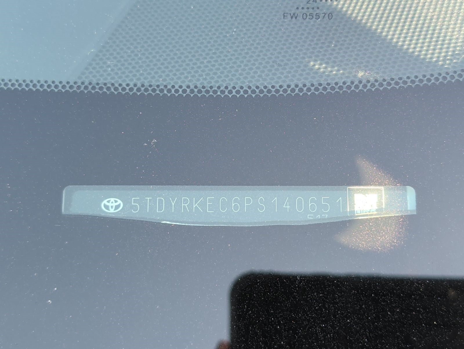 Used 2023 Toyota Sienna XLE FWD image 29