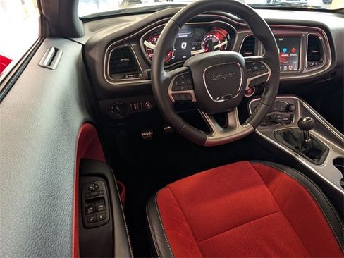 Used 2016 Dodge Challenger SRT Hellcat image 10