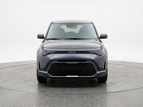 Used 2025 Kia Soul LX w/ LX Technology Package FWD image 2