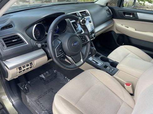 Used 2019 Subaru Outback 2.5i Premium AWD/4WD image 9