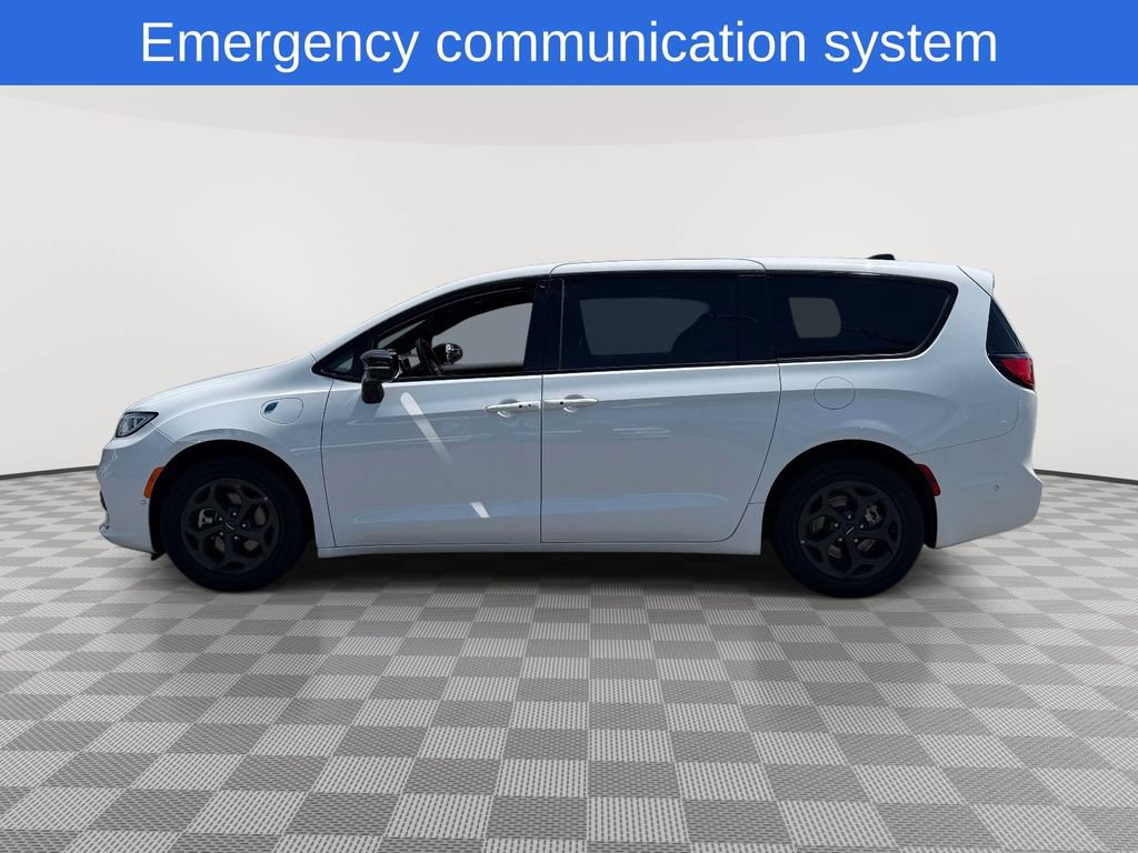 Used 2024 Chrysler Pacifica Limited FWD image 7