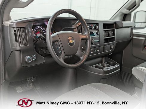 Used 2024 Chevrolet Express 2500 w/ Driver Convenience Package RWD image 4