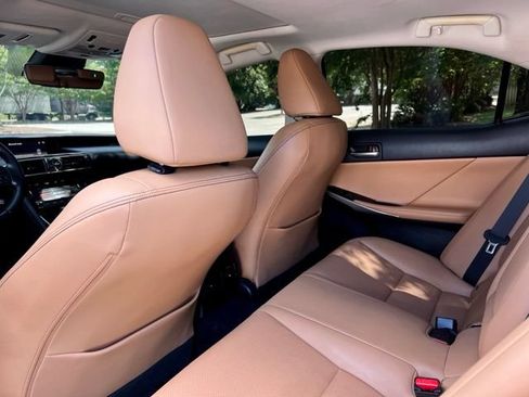 Used 2018 Lexus IS 300 AWD w/ Comfort Package image 15