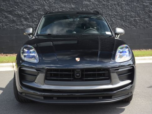Certified 2026 Porsche Macan Turbo AWD/4WD image 10
