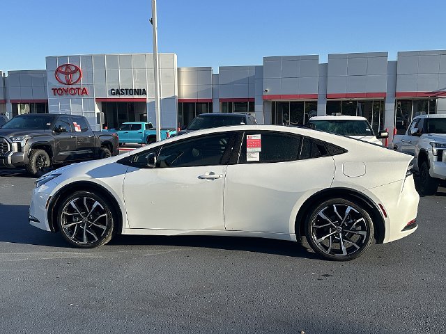 New 2026 Toyota Prius Plug-In Hybrid FWD image 5