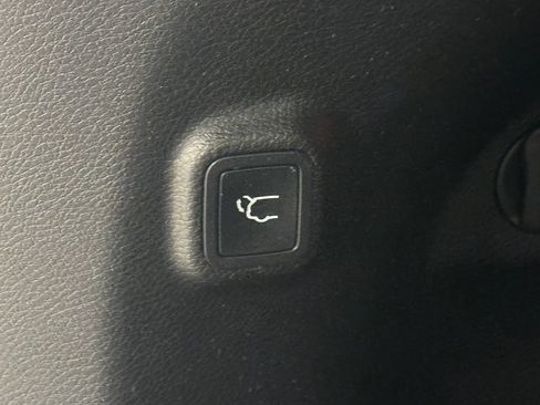 Used 2019 Jeep Cherokee High Altitude AWD/4WD image 13