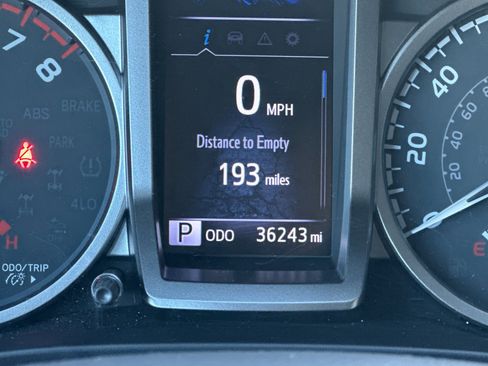 Used 2022 Toyota Tacoma SR5 image 22