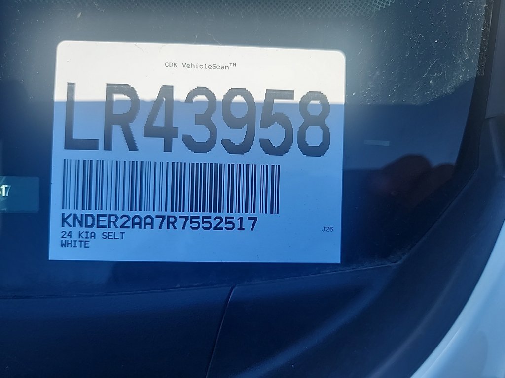Certified 2024 Kia Seltos EX FWD image 4