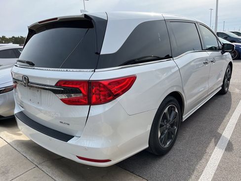 Certified 2024 Honda Odyssey Elite image 3