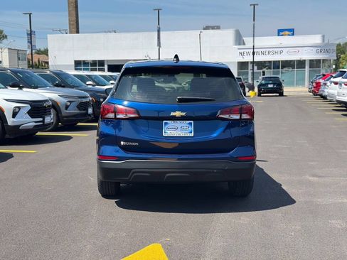 Used 2022 Chevrolet Equinox LS FWD image 4