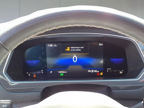 Used 2022 Volkswagen Tiguan SE image 14