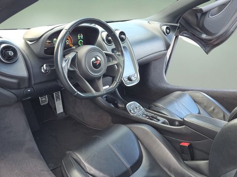 Used 2018 McLaren 570S Spider RWD image 43