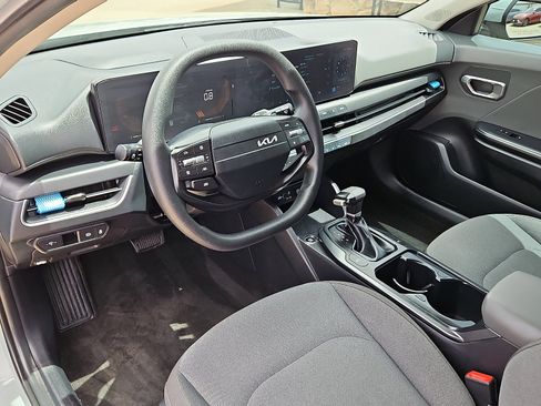 Used 2025 Kia K4 FWD image 12