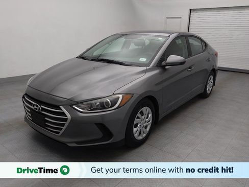 Used 2018 Hyundai Elantra SE image 1