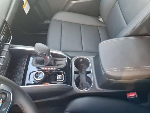 New 2026 GMC Canyon Elevation w/ Convenience Package image 14