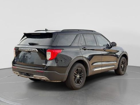 Used 2020 Ford Explorer XLT w/ Equipment Group 202A AWD/4WD image 4