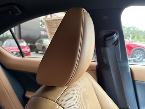 Used 2024 Lexus IS 300 300 image 21