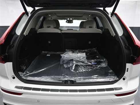 New 2026 Volvo XC60 B5 Ultra w/ Protection Package Premier image 32