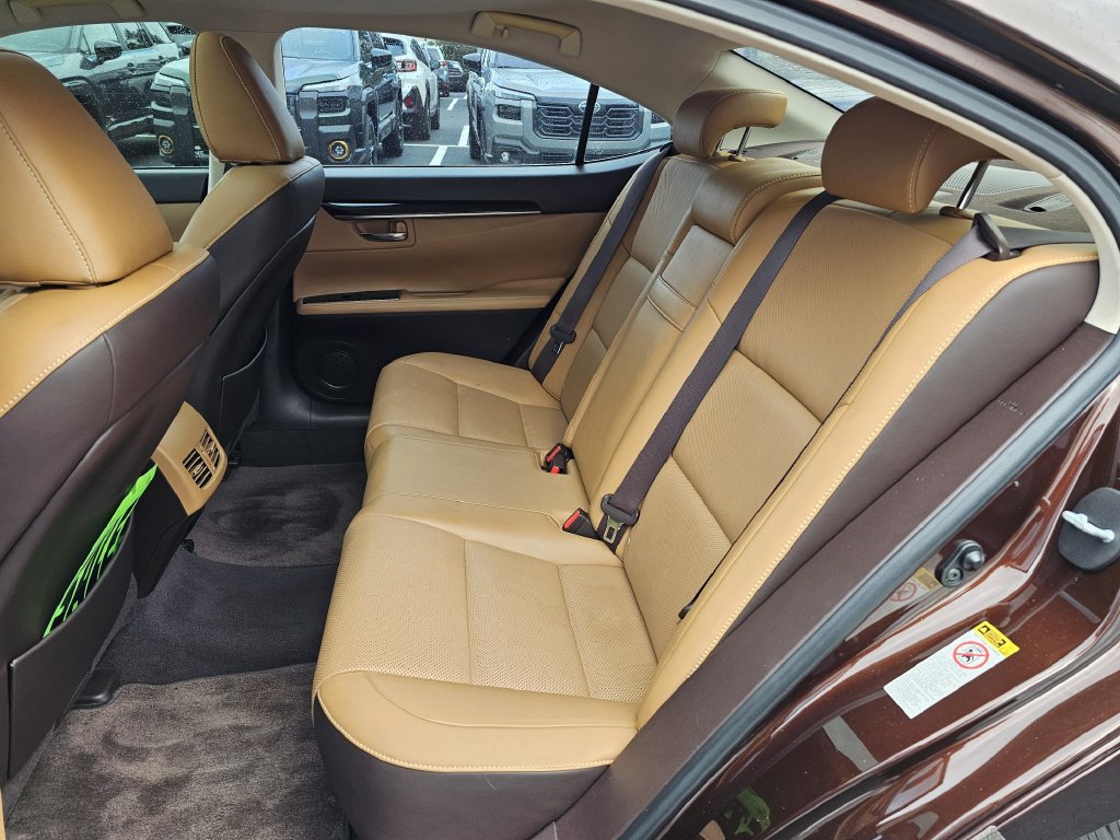 Used 2016 Lexus ES 350 w/ Premium Package w/Wood Trim FWD image 15