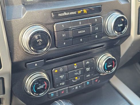 Used 2018 Ford F150 Lariat w/ Equipment Group 502A Luxury image 29