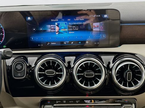 Used 2022 Mercedes-Benz A 220 4MATIC image 15