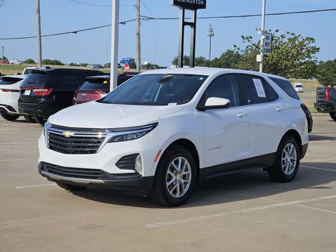 Used 2023 Chevrolet Equinox LT FWD image 3