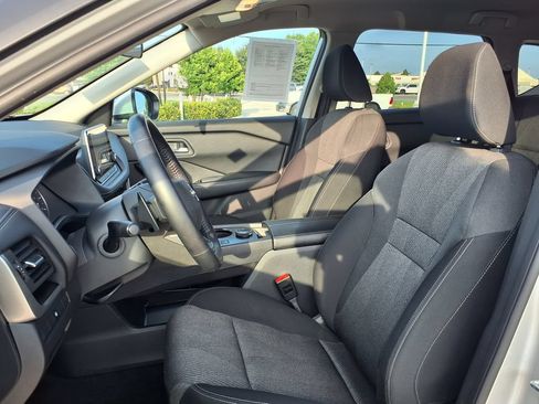 Used 2025 Nissan Rogue SV AWD/4WD image 15