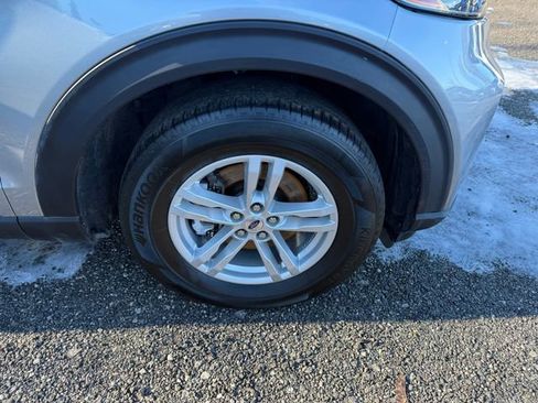 Used 2022 Ford Explorer XLT w/ Equipment Group 202A image 28