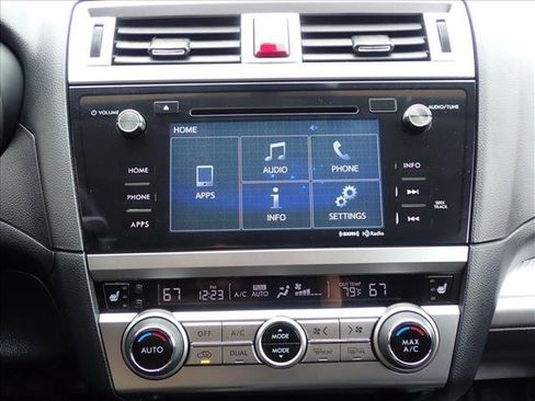 Used 2017 Subaru Outback 2.5i Premium AWD/4WD image 18