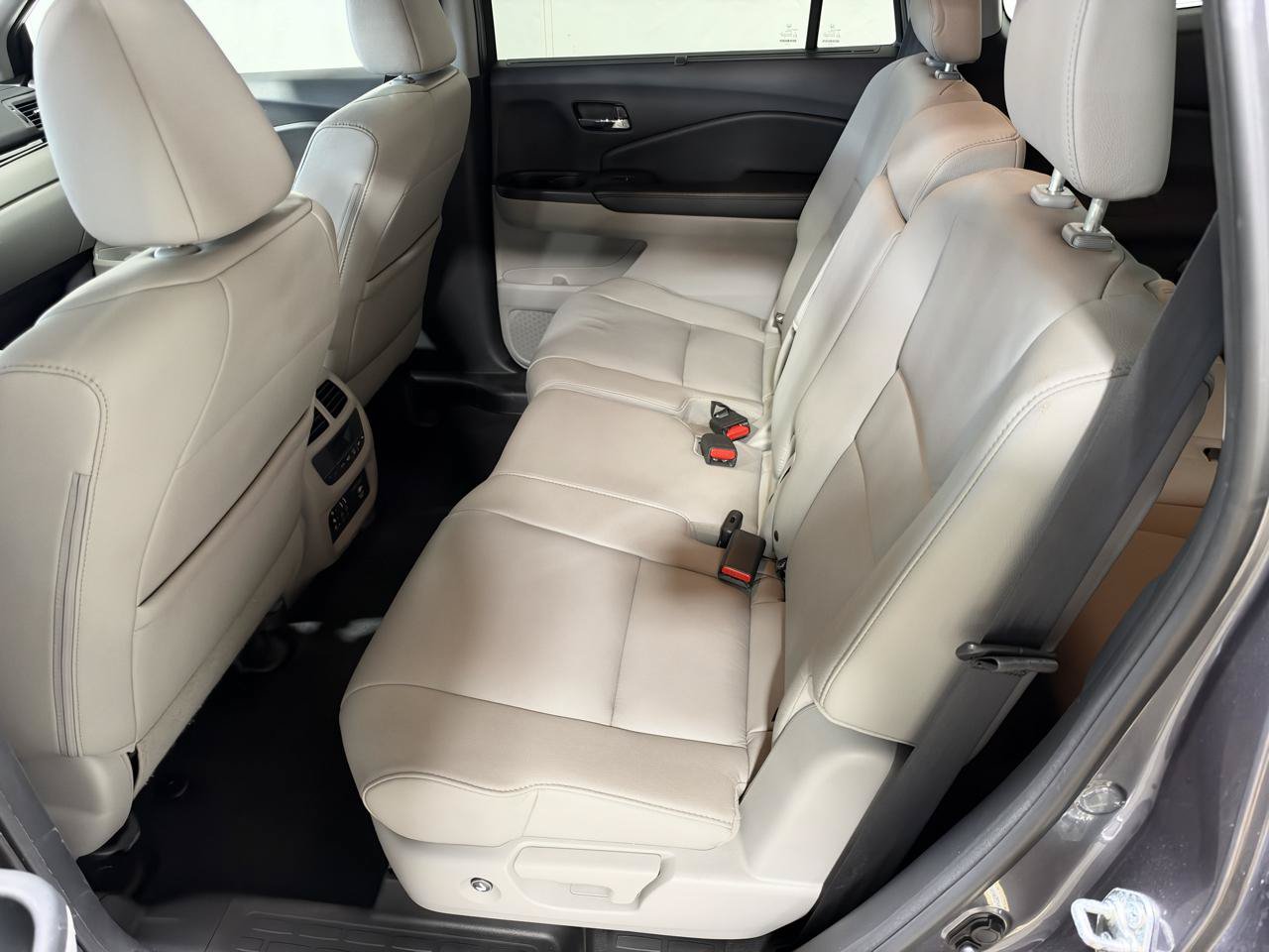 Used 2016 Honda Pilot Touring image 16