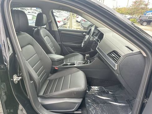 Used 2024 Volkswagen Jetta SE FWD image 29