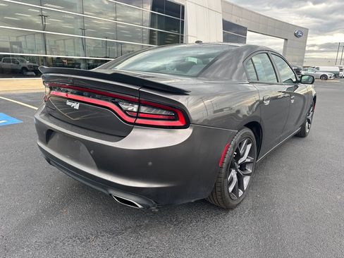 Used 2020 Dodge Charger SXT w/ Blacktop Package image 19