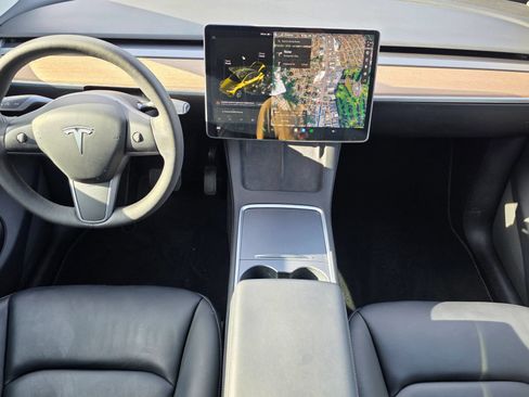 Used 2021 Tesla Model Y Long Range AWD/4WD image 16
