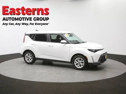 Used 2024 Kia Soul LX w/ Option Group 015 FWD image 43