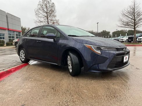 Used 2025 Toyota Corolla LE image 5