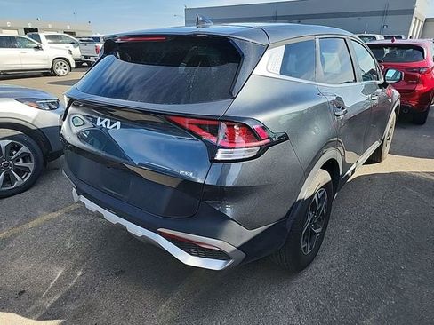 Used 2024 Kia Sportage LX image 4