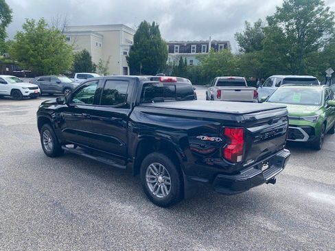 Used 2023 Chevrolet Colorado LT w/ LT Convenience Package II AWD/4WD image 6