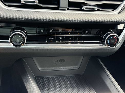New 2026 Chevrolet Equinox LT w/ Safety and Technology Package AWD/4WD image 18