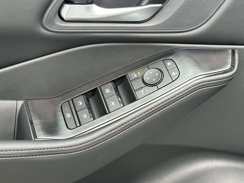 Used 2026 Nissan Rogue SV image 16